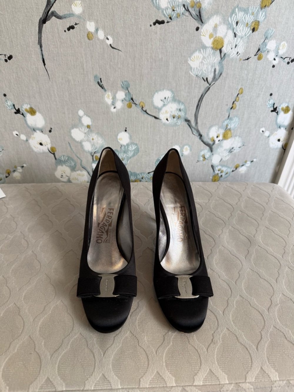 Ferragamo Classic Black Satin Pointed Mid-Heel Pumps size 6.5 B